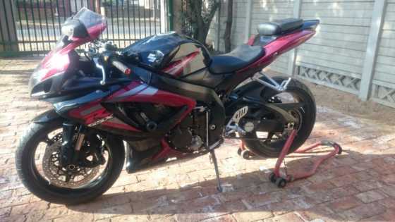 Suzuki GsxR 750 K7 For Sale