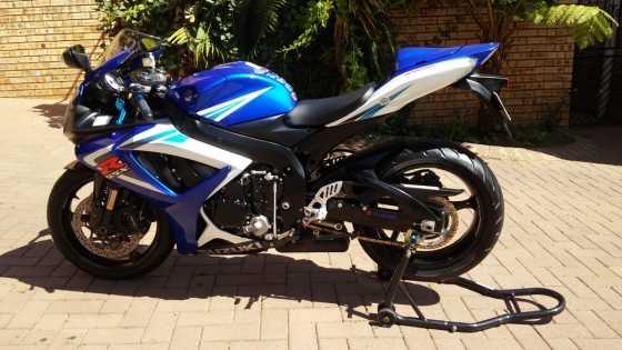 Suzuki GSXR750 for Sale (LOW KMS)