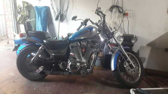 Suzuki Intruder