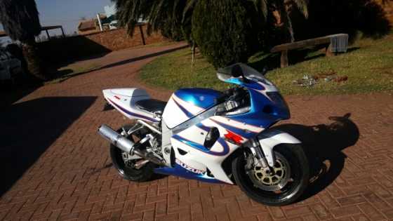 Suzuku GSXR 750 R27000 must go before weekend