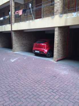 Swallow Square flat unit no 15 for sale. Dropped R60 000.