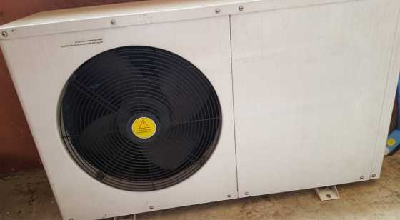 Swimming pool heating pump (second hand in excellent working order)