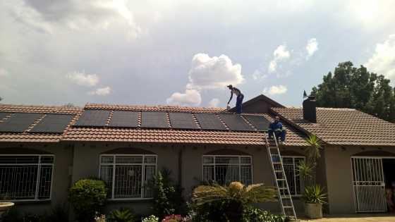 SWIMMING POOL SOLAR HEATING PANELS