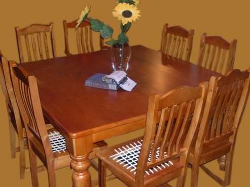 Table amp Riempie chairs - new