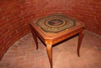 Table with Roulette