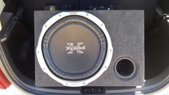 Targa amps plus sony xplod sub