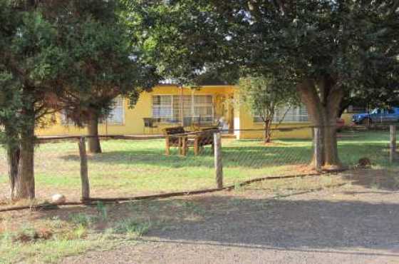 Tarlton Krugersdorp.  4 bed House R 6200  pm.  On farm with ...