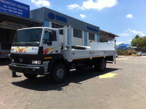 TATA , LPT 1518 , 8 Ton , With  1,5 Ton Taillift , Brand New 2017