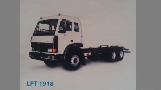 TATA LPT 1918 6x2 10 Ton Freight Carrier Truck