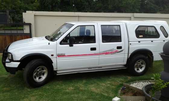 Te koop. Isuzu kb 280 td met intercooler, dubbel kajuit bakkie