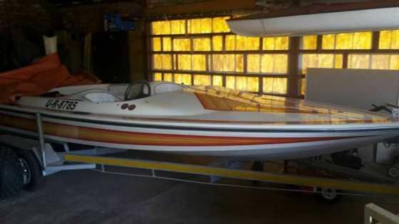 Te koop Raven met 150hp Mariner motor