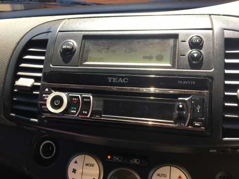 Teac in dash flip radio