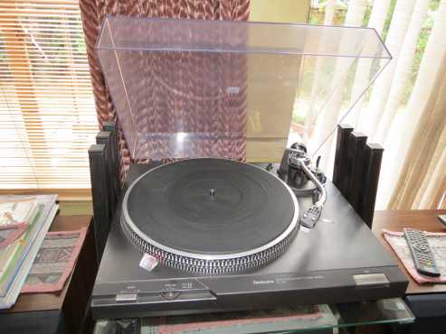 Technics SL-D2 direct drive turntable