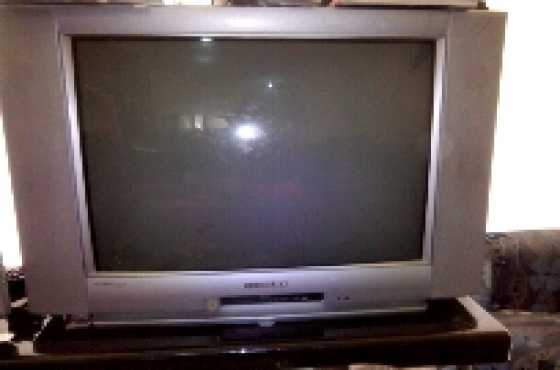 Tedelex 72 cm colour TV ,R600 neg