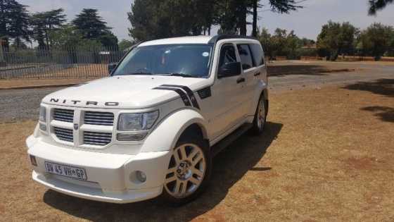 The BEAST Dodge Nitro RT 3.7 4X4 AUTO SUV