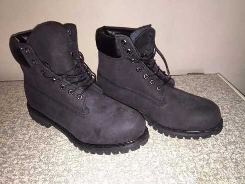 TIMBERLAND BOOTS  desperate to sell