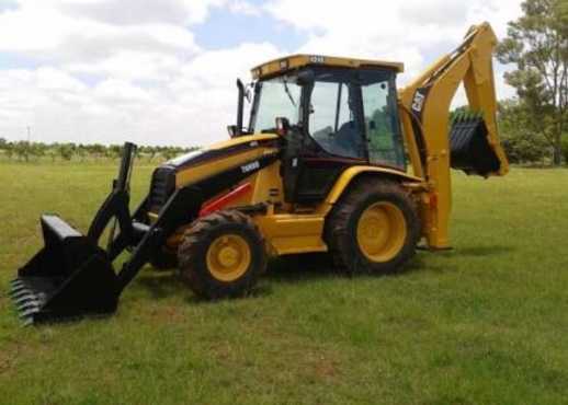 TLB CAT 44  for sale 275000 Rand  2006