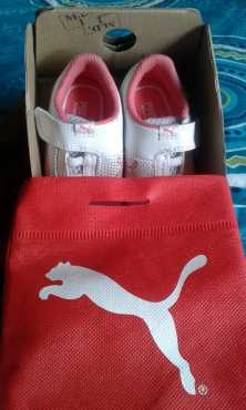 Toddler Girl PUMA Sneakers For sale.