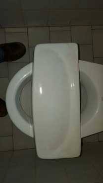 Toilet lid (deksel) - (armitage shank) wanted for cash