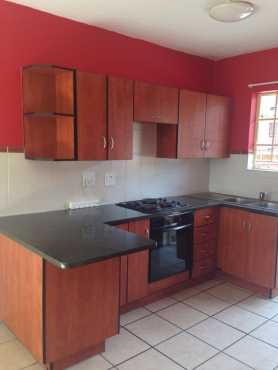 TOWN HOUSE FLAT IN SECURE COMPLEX MOUNTAIN VIEW PRETORIA