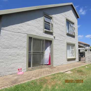 Townhouse for sale in Heuwelsig Estate, Centurion