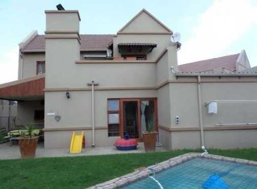 Townhouse Mooikloof Ridge R7400 Immediately