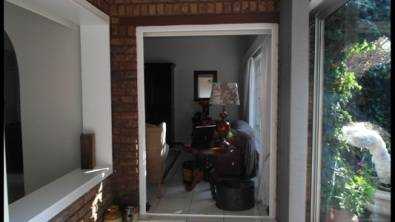 TOWNHOUSE R770,000 WESTONARIA