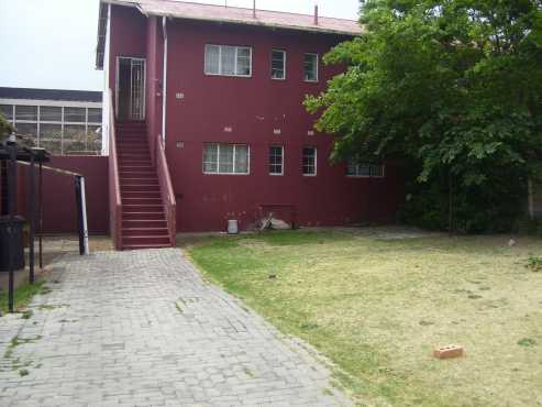 Townhouse to park cars 8 for sale in TurffonteinR450000