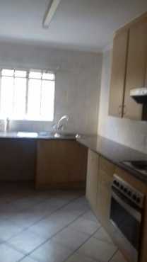 Townhouse to rent The Wilds Estate, opposite Woodhill College, Pretoria East