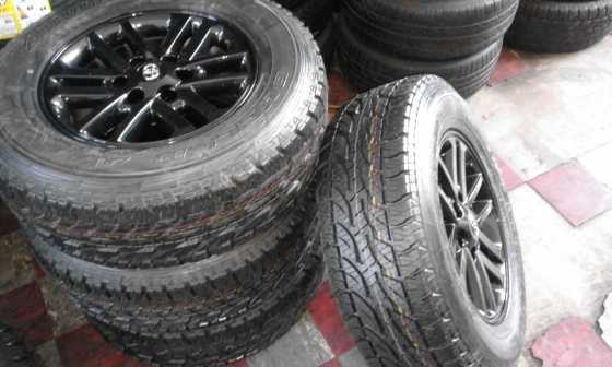 Toyota fortunahilux 4x 17 black mags legend edition with 4x brand new tyres 2656517 brigestone