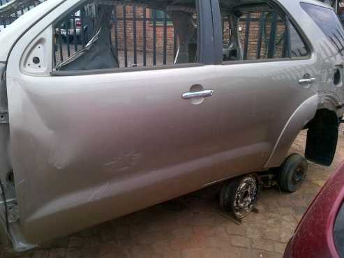 Toyota Fortuner 2004 Stripping for Spares