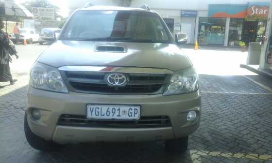 TOYOTA FORTUNER 2009 FOR SALE