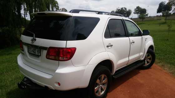 TOYOTA FORTUNER 3.0 D4D