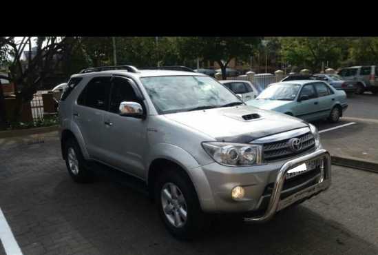Toyota Fortuner 3.0 D4D 7-SEATER AUTO
