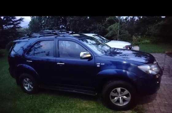 Toyota Fortuner 4.0 V6 4 x 4 AUTO
