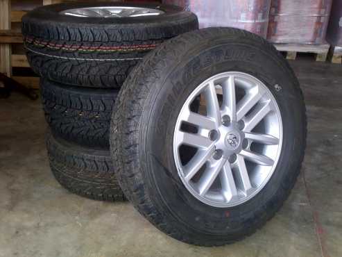 .Toyota fortunerhilux spare wheel 1x 4x4 17mag and 1x use tyre r1699