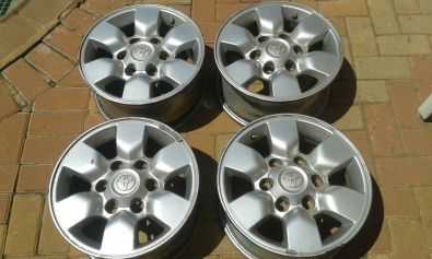 TOYOTA HILUX 15 INCH RIMS