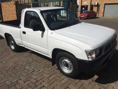 TOYOTA HILUX 1800 SWB