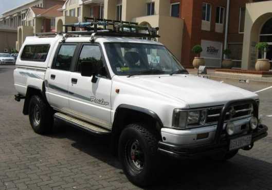 Toyota Hilux 2.4 (22R) 4x4 Raider DCAB