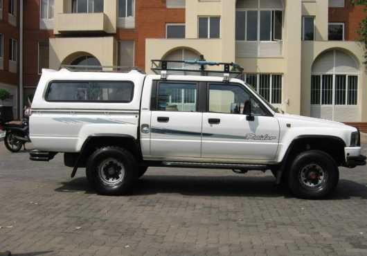Toyota Hilux 2.4 (22R) 4x4 Raider DCAB