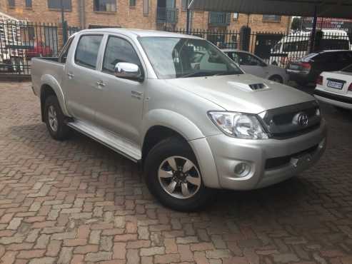 toyota hilux 3.0 d4-d raider auto rb pu dcab 2010 model