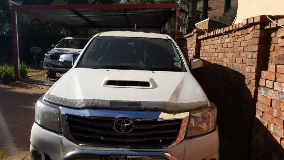 Toyota hilux D4D dc outomatic 4x2