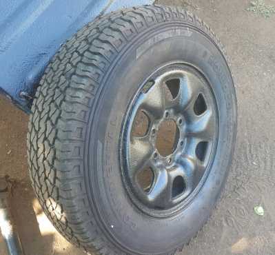 Toyota hilux D4D SRX Rims and tyres x 5