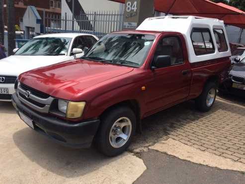 Toyota hilux for sale 2004 model for sale.