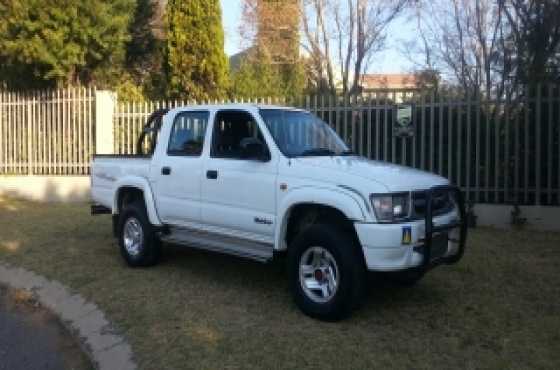 toyota hilux raider