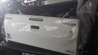 TOYOTA HILUX - STRIPPING FOR SPARES