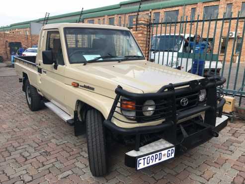 toyota land cruiser 4.2 diesel pu sc 2004 model