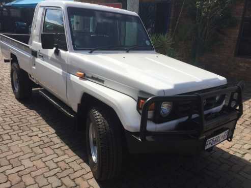 toyota land cruiser 4.5 efi 6 silinder pu sc 2006 model