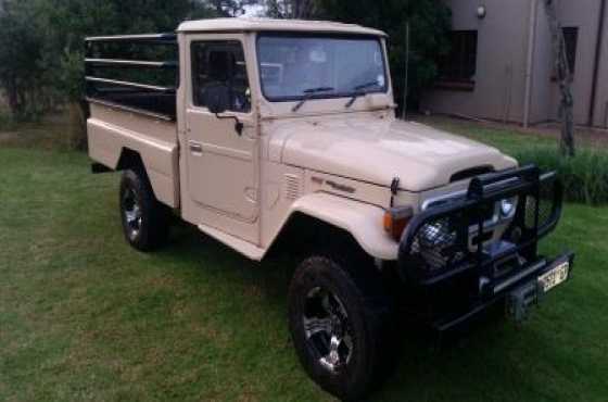 Toyota Land Cruiser met Chevy 357 V8