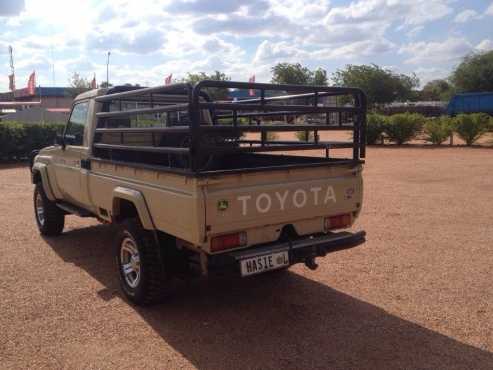 Toyota landcruiser 2013